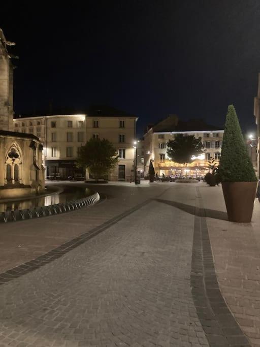 Superbe Appartement A Une Minute A Pied De La Gare Épinal Exterior foto
